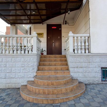 Silk Road Hotel Тбилиси Екстериор снимка