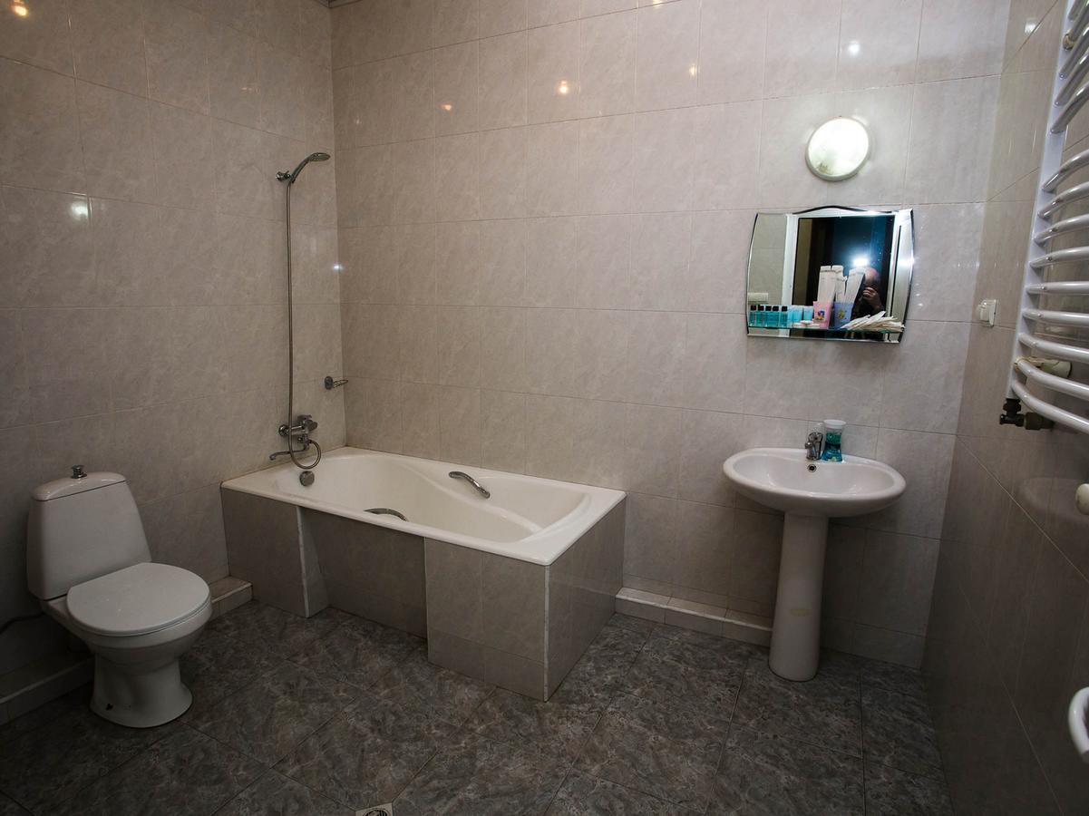Silk Road Hotel Тбилиси Екстериор снимка