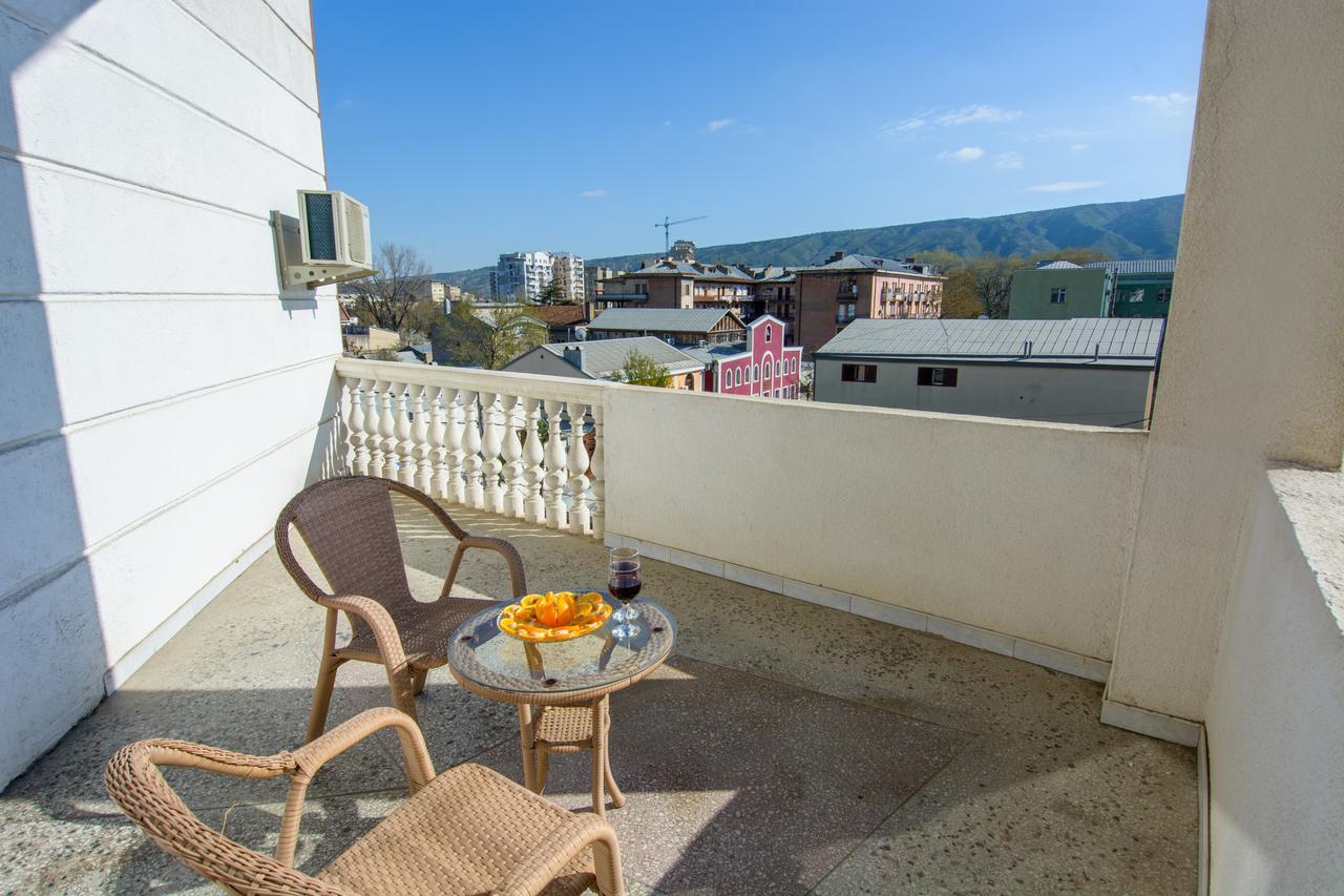 Silk Road Hotel Тбилиси Екстериор снимка